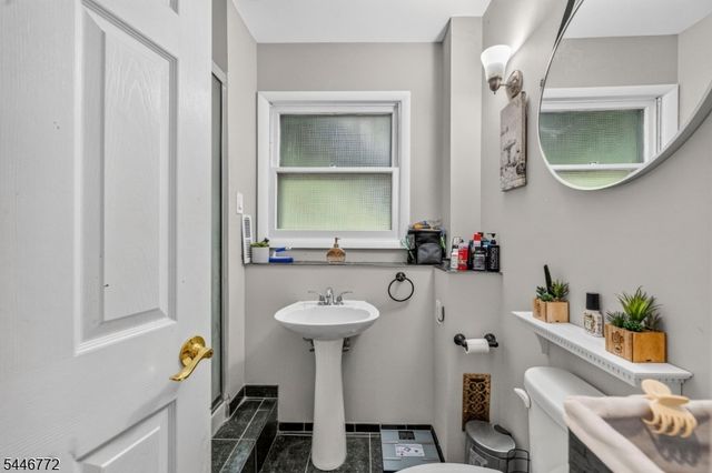 5 Lawrence Dr, Vernon Twp., NJ 07422