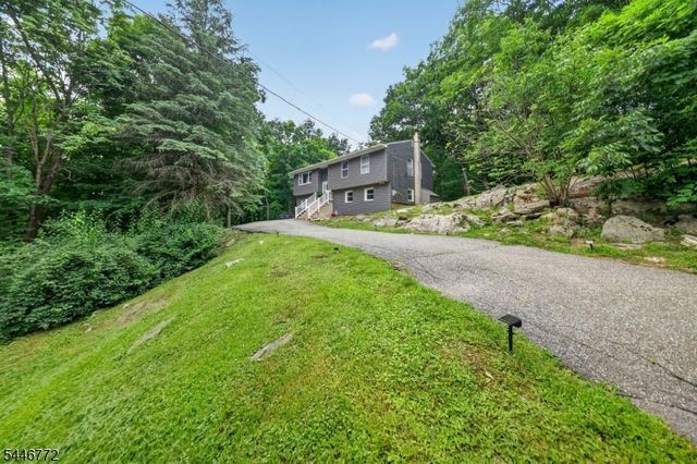 5 Lawrence Dr, Vernon Twp., NJ 07422