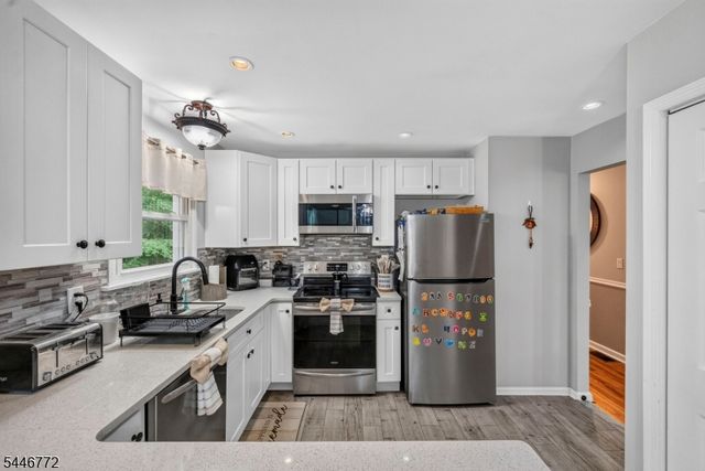 5 Lawrence Dr, Vernon Twp., NJ 07422