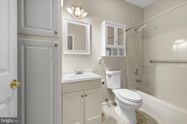108 ROBIN LN, Barnegat, NJ 08005