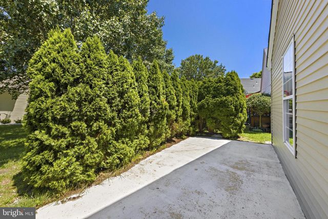 108 ROBIN LN, Barnegat, NJ 08005