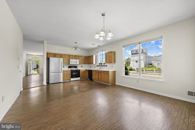 108 ROBIN LN, Barnegat, NJ 08005