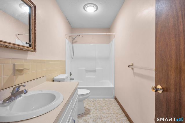 221 Monticello Drive 221, Branford, CT 06405