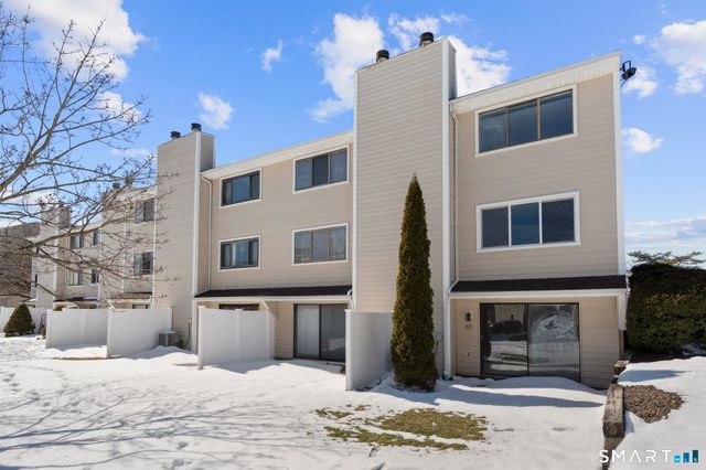 221 Monticello Drive 221, Branford, CT 06405