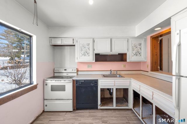 221 Monticello Drive 221, Branford, CT 06405