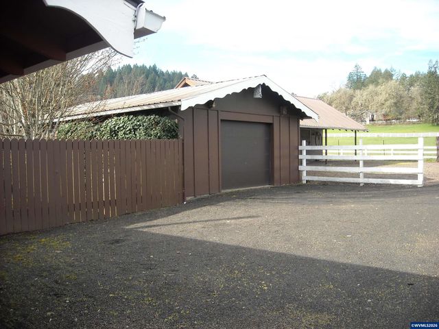 4850 NW Crescent Valley Dr, Corvallis, OR 97330