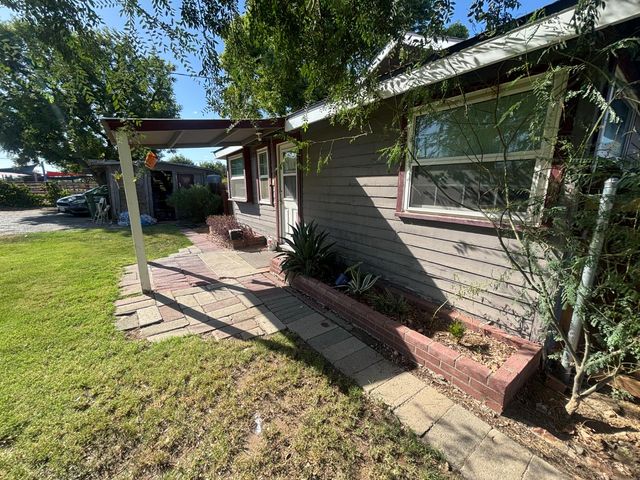 19317 E Parlier Avenue, Reedley, CA 93654