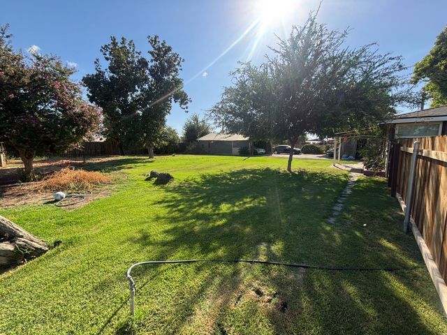 19317 E Parlier Avenue, Reedley, CA 93654
