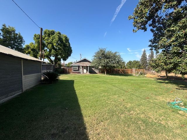 19317 E Parlier Avenue, Reedley, CA 93654
