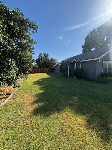19317 E Parlier Avenue, Reedley, CA 93654