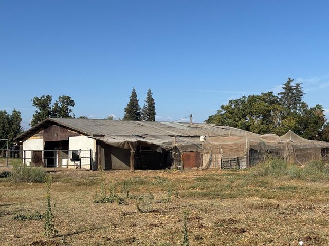 19317 E Parlier Avenue, Reedley, CA 93654