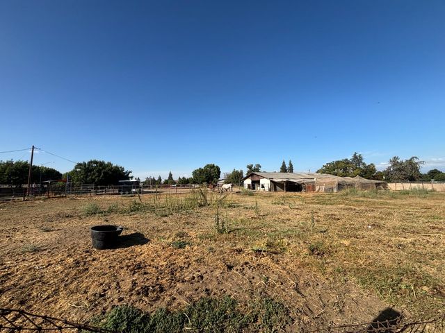 19317 E Parlier Avenue, Reedley, CA 93654