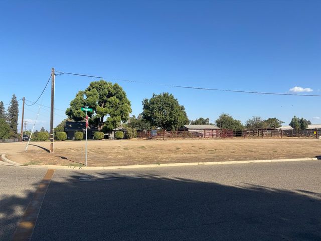 19317 E Parlier Avenue, Reedley, CA 93654