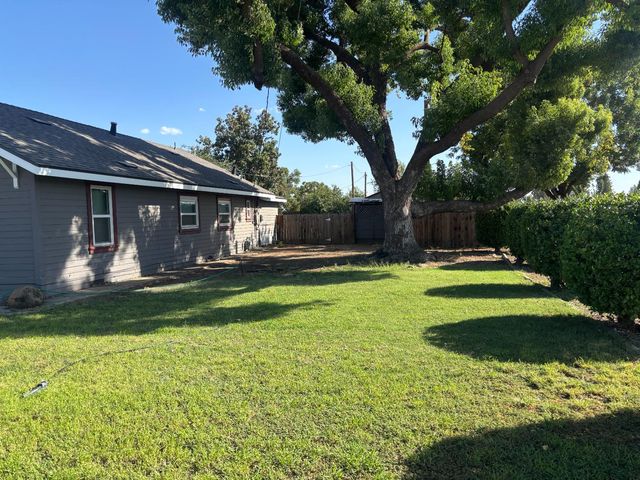 19317 E Parlier Avenue, Reedley, CA 93654