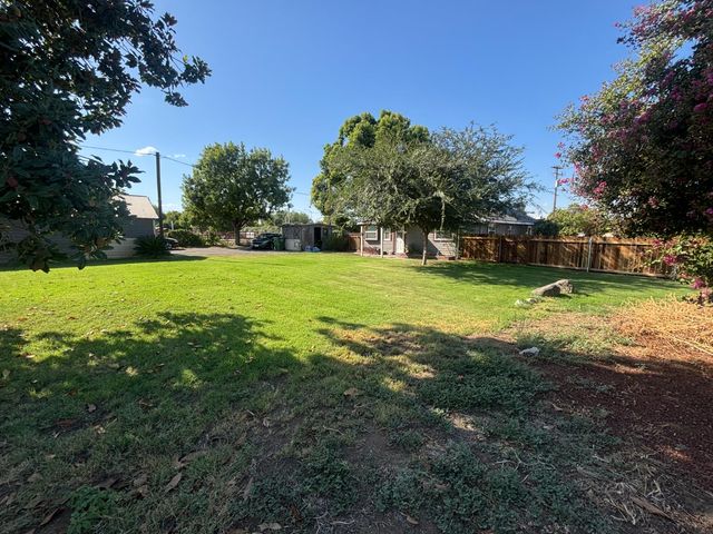 19317 E Parlier Avenue, Reedley, CA 93654