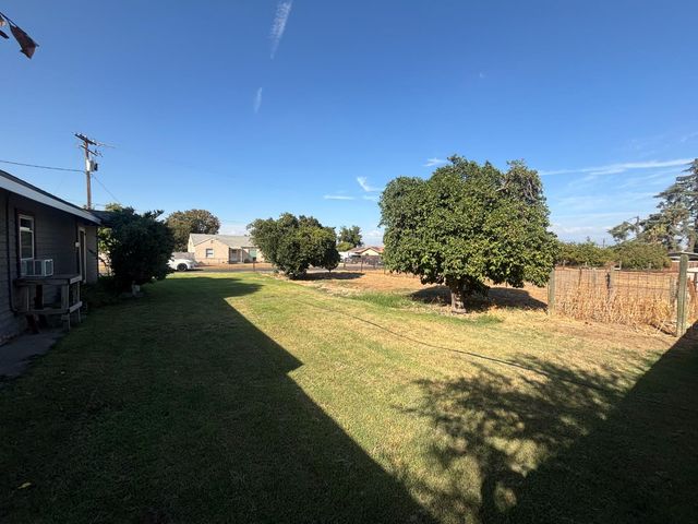 19317 E Parlier Avenue, Reedley, CA 93654