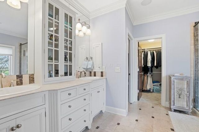 5992 Trafalgar Court, Dublin, OH 43016