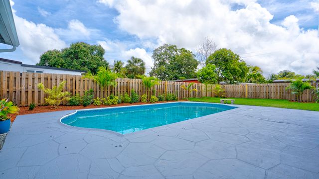 1760 NW 18th Street NW, Fort Lauderdale, FL 33311