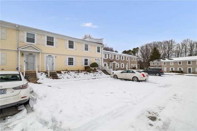 5735 Bramblegate Road G, Greensboro, NC 27409