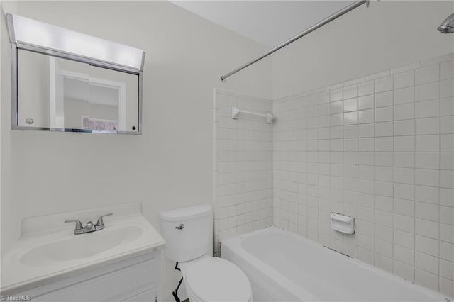 5735 Bramblegate Road G, Greensboro, NC 27409