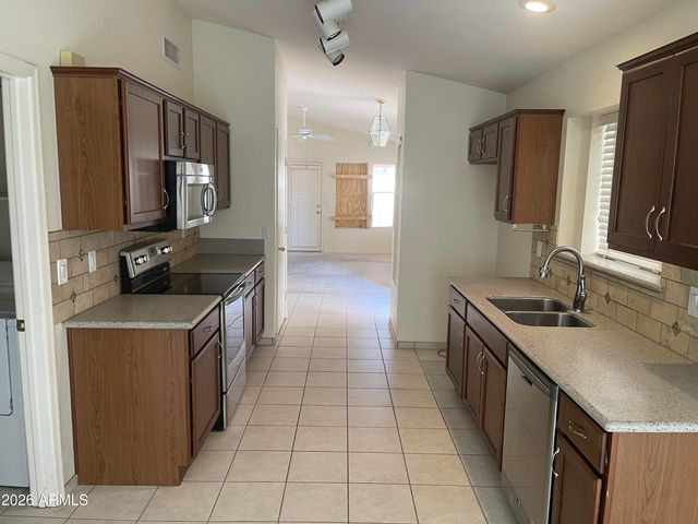 2360 S APACHE Drive, Chandler, AZ 85286