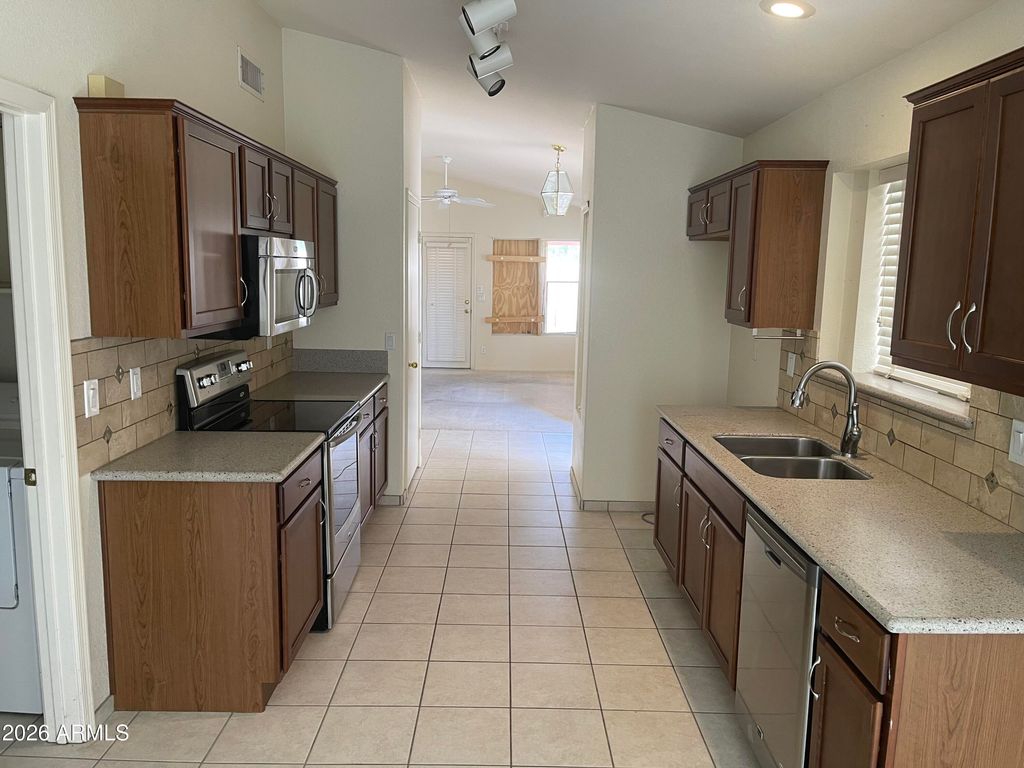 2360 S APACHE Drive, Chandler, AZ 85286 — photo 4