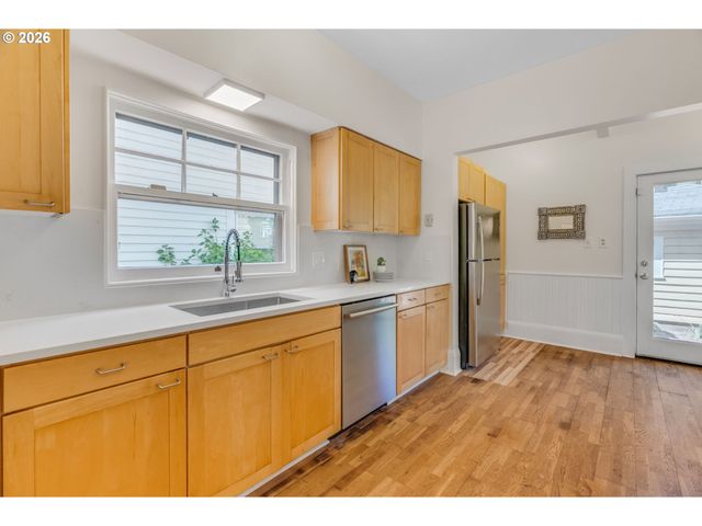 7 Ne FLORAL Pl, Portland, OR 97232