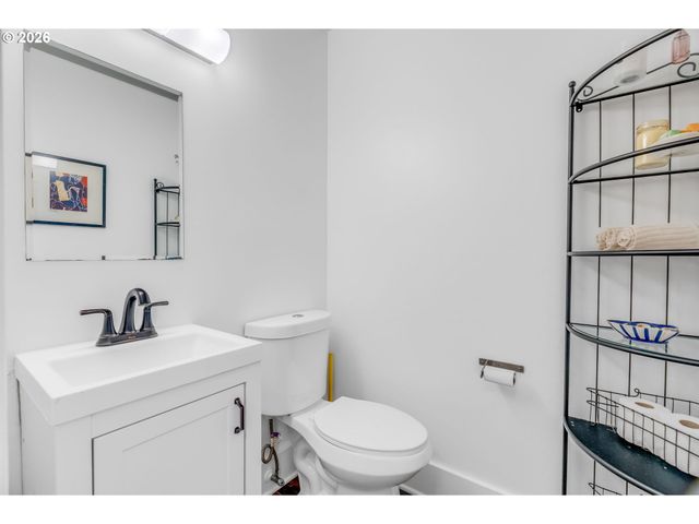 7 Ne FLORAL Pl, Portland, OR 97232