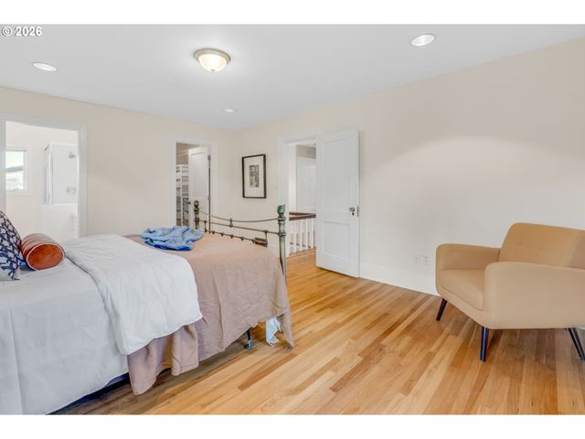 7 Ne FLORAL Pl, Portland, OR 97232