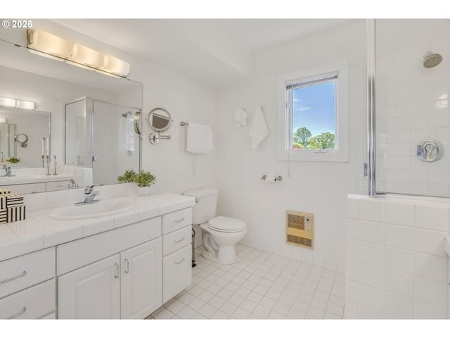 7 Ne FLORAL Pl, Portland, OR 97232