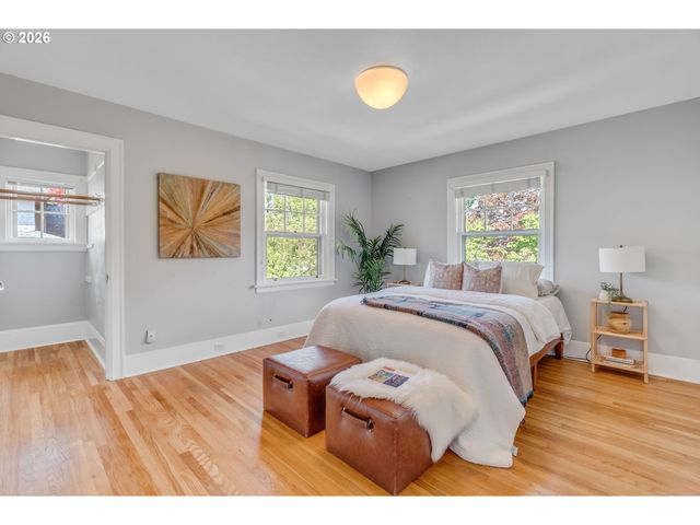 7 Ne FLORAL Pl, Portland, OR 97232