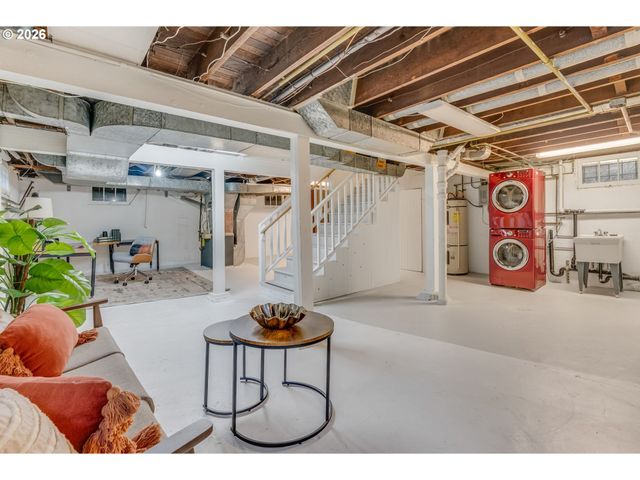 7 Ne FLORAL Pl, Portland, OR 97232