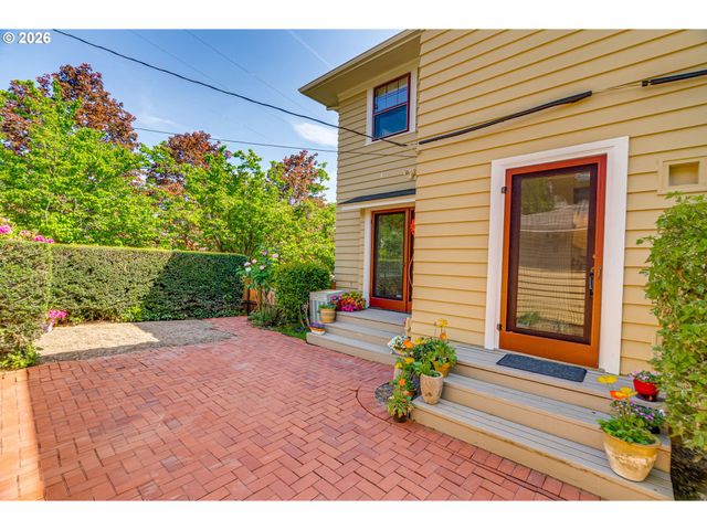 7 Ne FLORAL Pl, Portland, OR 97232