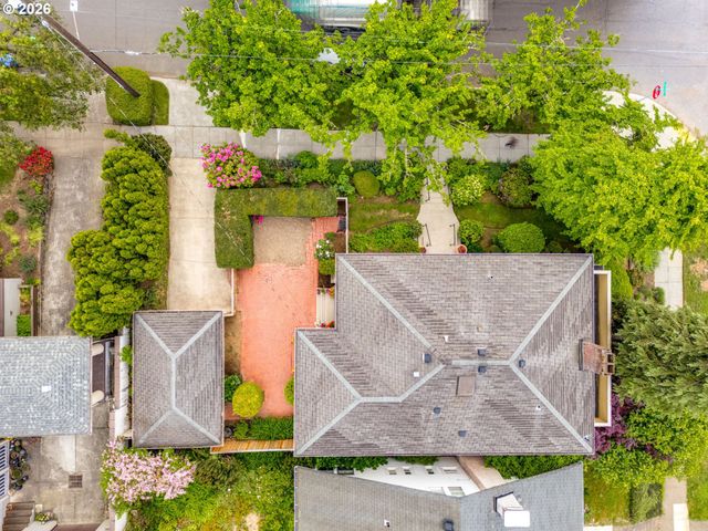 7 Ne FLORAL Pl, Portland, OR 97232