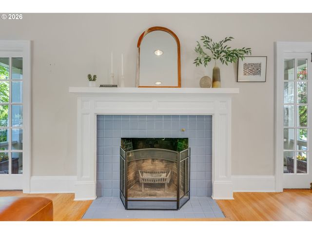 7 Ne FLORAL Pl, Portland, OR 97232