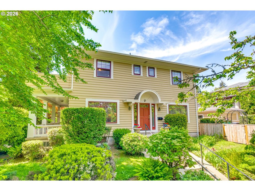 7 Ne FLORAL Pl, Portland, OR 97232