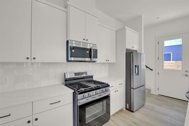 7208 Providence Ave 2, Austin, TX 78752