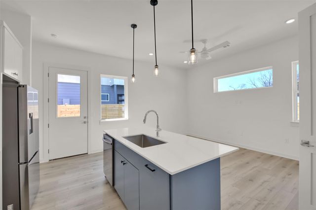 7208 Providence Ave 2, Austin, TX 78752