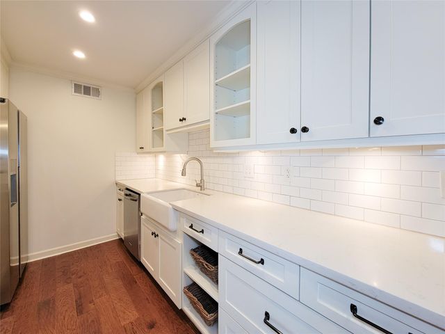 7575 Katy Freeway 111, Houston, TX 77024
