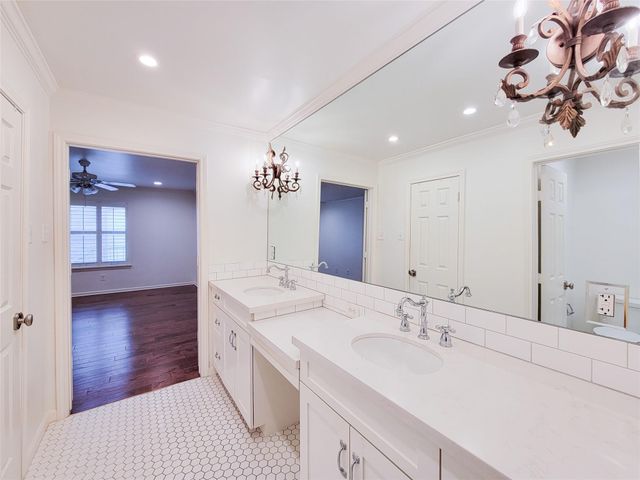 7575 Katy Freeway 111, Houston, TX 77024
