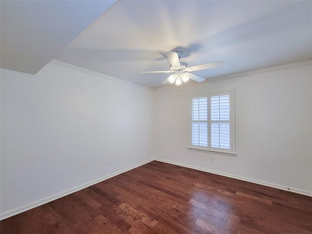 7575 Katy Freeway 111, Houston, TX 77024