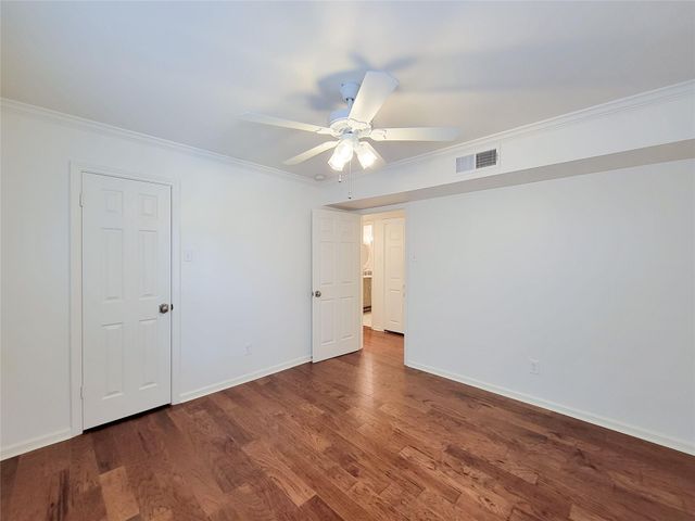 7575 Katy Freeway 111, Houston, TX 77024