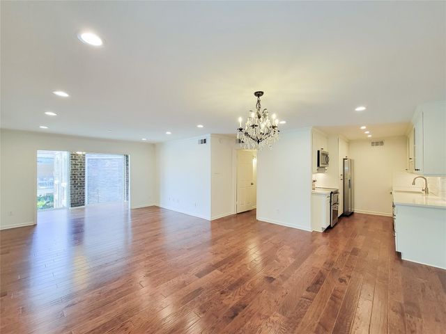 7575 Katy Freeway 111, Houston, TX 77024
