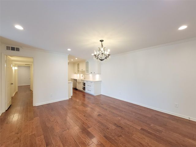 7575 Katy Freeway 111, Houston, TX 77024