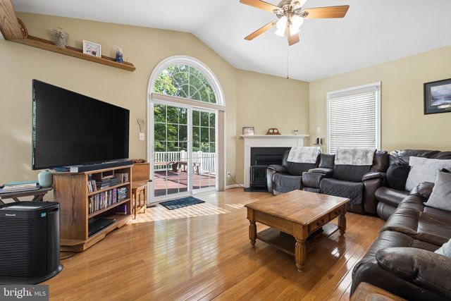 17609 OVERLOOK RD, Dumfries, VA 22026