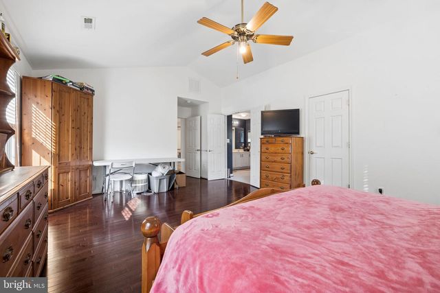 17609 OVERLOOK RD, Dumfries, VA 22026