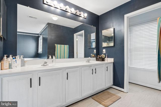 17609 OVERLOOK RD, Dumfries, VA 22026