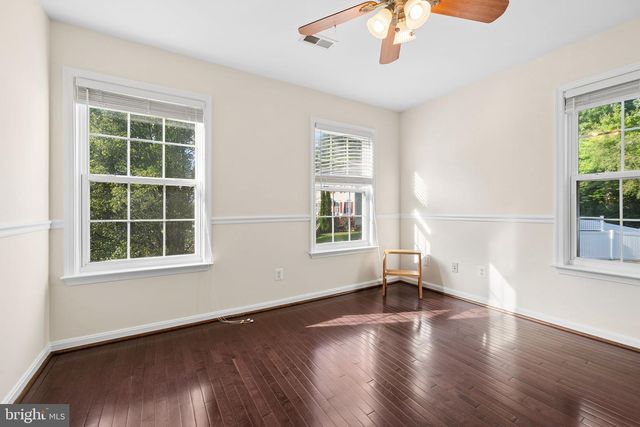 17609 OVERLOOK RD, Dumfries, VA 22026