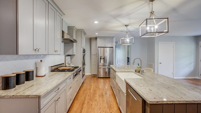 824 Clematis Dr, Nashville, TN 37205
