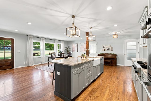 824 Clematis Dr, Nashville, TN 37205